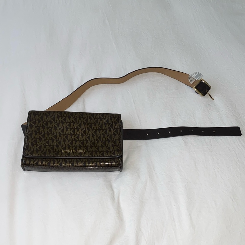 ***MICHAEL KORS BELT BAG***